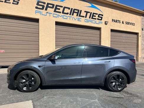 Used 2023 Tesla Model Y Long Range AWD/4WD image 3