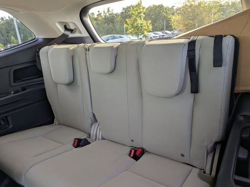 Used 2025 Subaru Ascent Premium image 12