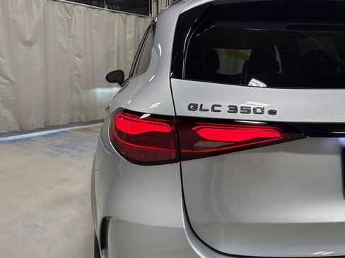 Used 2025 Mercedes-Benz GLC 350e 4MATIC image 30