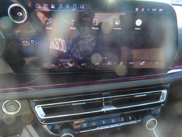 Used 2024 Chevrolet Traverse Z71 w/ LPO, Floor Liner Package AWD/4WD image 32