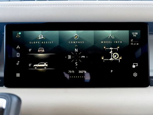 Used 2024 Land Rover Defender 110 X-Dynamic SE AWD/4WD image 22