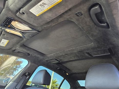 Used 2019 BMW 750i image 11