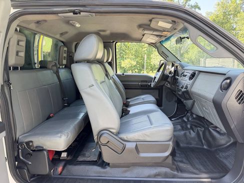 Used 2016 Ford F550 4x4 SuperCab Super Duty image 19