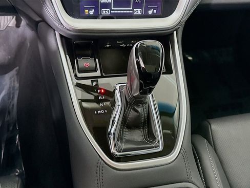 Certified 2022 Subaru Outback Limited w/ Popular Package #2 image 11