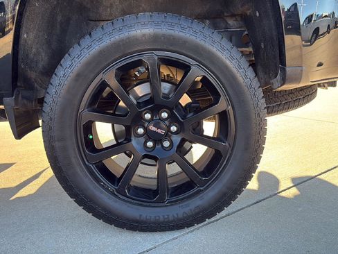 Used 2022 GMC Canyon Denali image 10