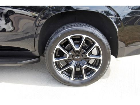 Used 2022 Chevrolet Tahoe RST w/ Luxury Package image 32