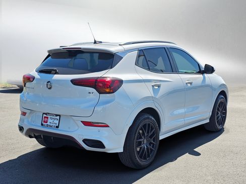 Used 2022 Buick Encore GX Essence w/ Advanced Technology Package AWD/4WD image 5