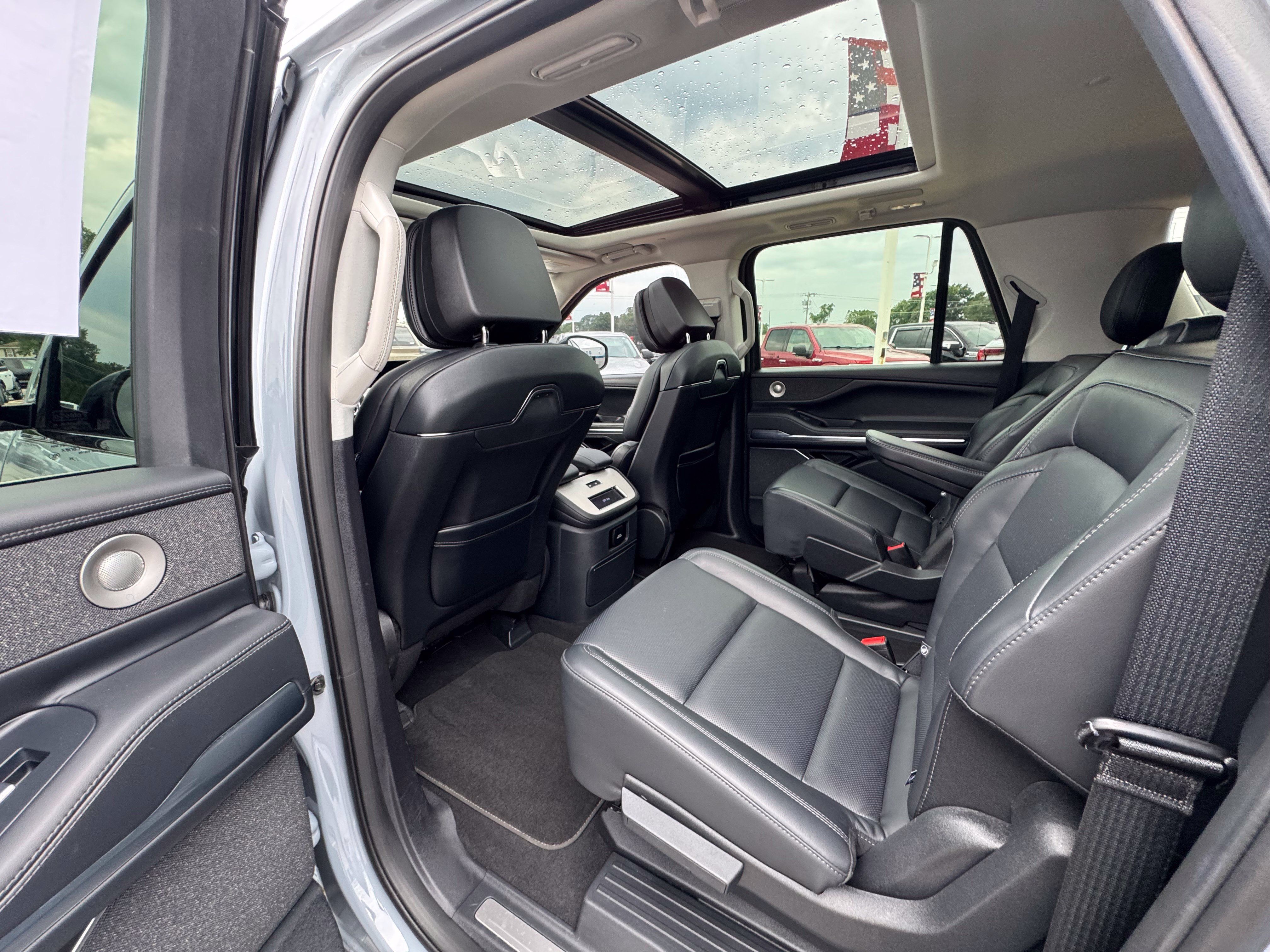 Used 2025 Lincoln Navigator L Reserve AWD/4WD image 31