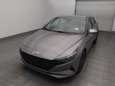 Used 2023 Hyundai Elantra SEL image 15