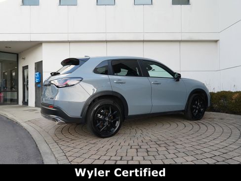 Used 2025 Honda HR-V Sport image 3