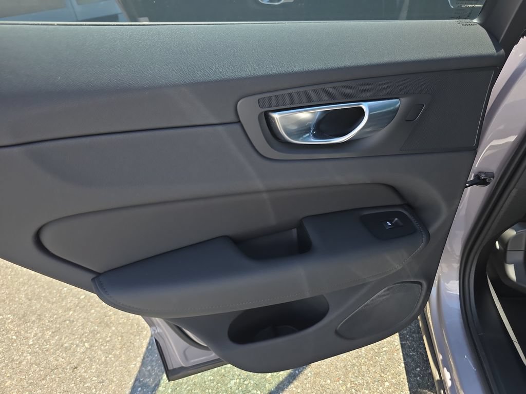 Certified 2026 Volvo XC60 B5 Plus w/ Protection Package Premier AWD/4WD image 17