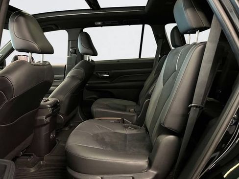 Used 2025 Toyota Grand Highlander AWD Hybrid image 12