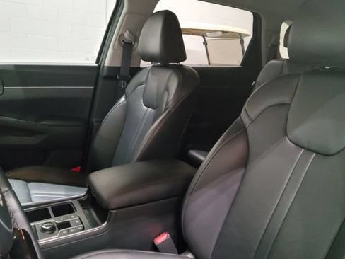 Used 2024 Kia Sorento S AWD/4WD image 17