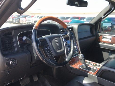 Used 2015 Lincoln Navigator 4WD image 15