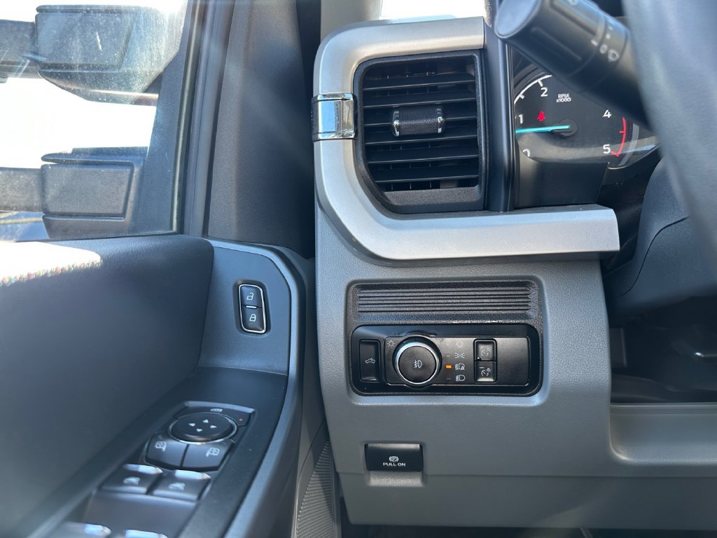 Used 2025 Ford F250 XLT w/ FX4 Off-Road Package AWD/4WD image 16