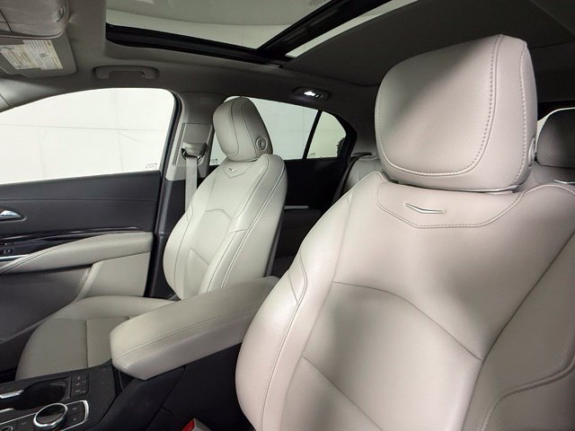 Used 2019 Cadillac XT4 Luxury FWD image 14