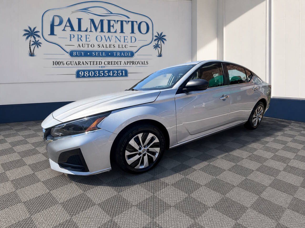 Used 2024 Nissan Altima 2.5 S FWD image 2