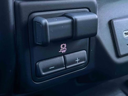 Used 2021 GMC Sierra 2500 SLT w/ SLT Premium Package image 36