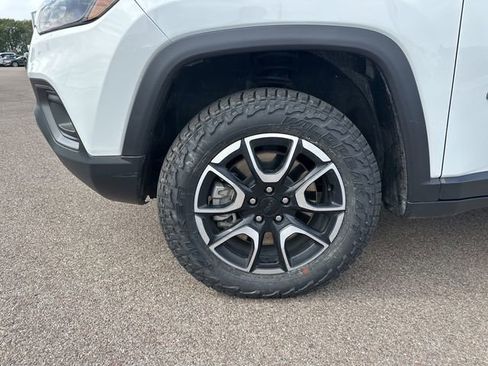 Used 2024 Jeep Compass Trailhawk image 20
