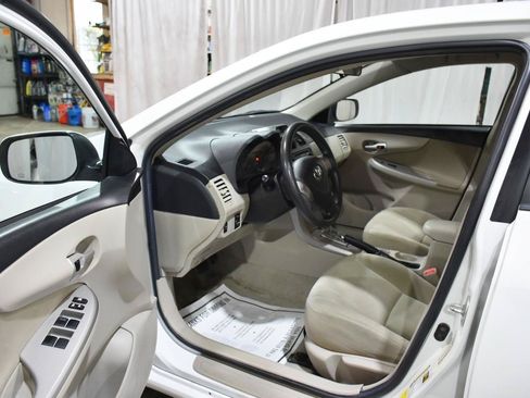 Used 2012 Toyota Corolla LE FWD image 10