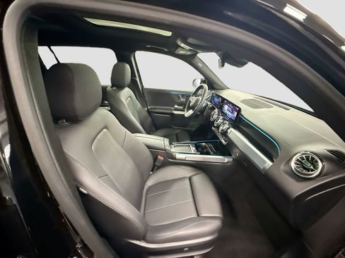 Certified 2025 Mercedes-Benz GLB 250 image 19