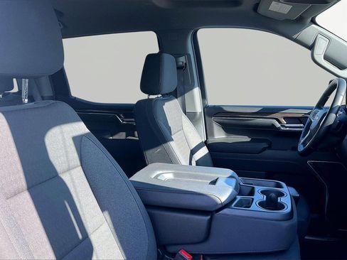 Used 2024 Chevrolet Silverado 1500 LT image 30