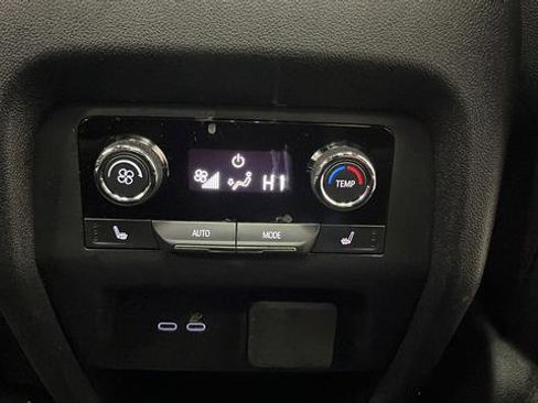 Used 2024 Chevrolet Traverse RS image 44