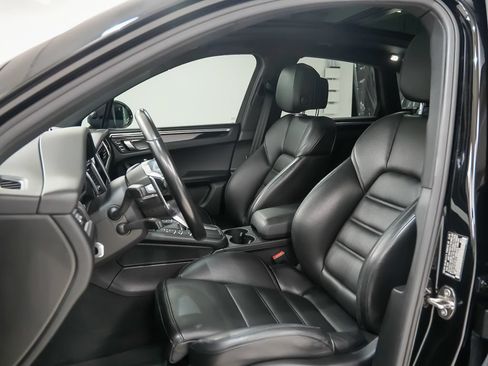 Used 2018 Porsche Macan AWD/4WD image 5