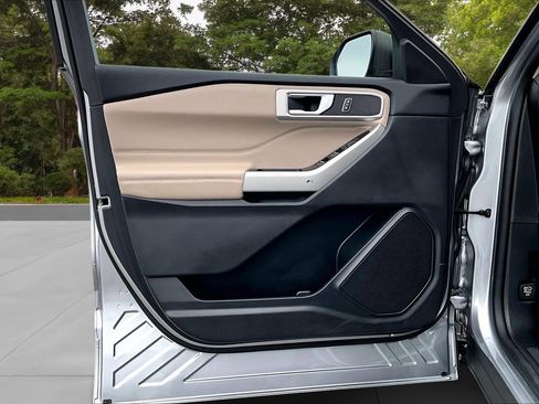 Certified 2020 Ford Explorer XLT w/ Equipment Group 202A image 22