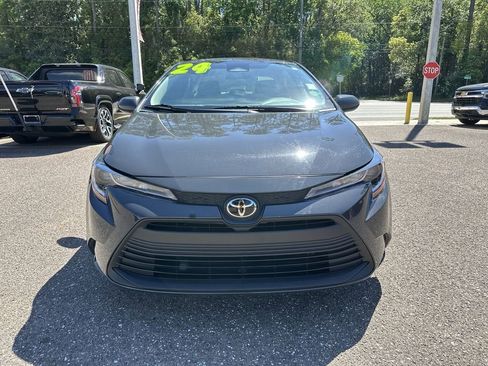 Used 2024 Toyota Corolla LE FWD image 11