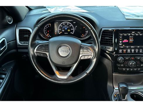 Used 2021 Jeep Grand Cherokee Laredo X image 16