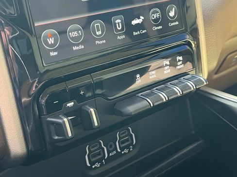 Used 2020 RAM 1500 Laramie AWD/4WD image 30