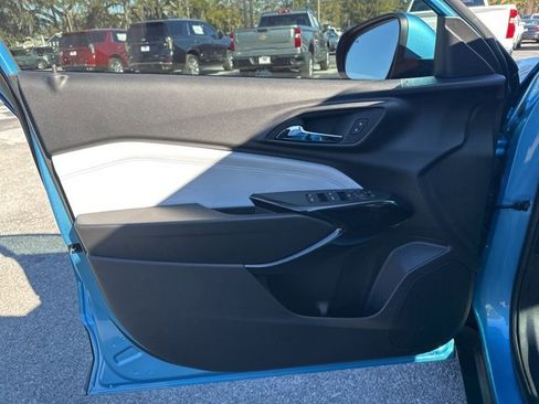 New 2026 Chevrolet Trax LT w/ Sunroof Package image 9