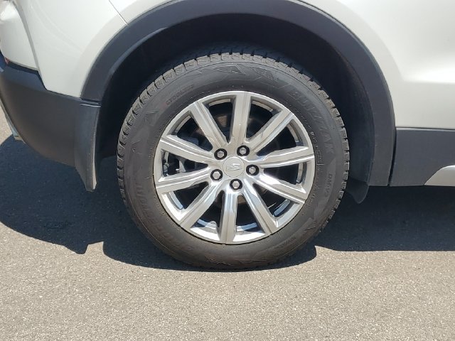 Used 2022 Cadillac XT4 Premium Luxury w/ Safety Alert Package AWD/4WD image 5