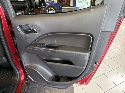 Used 2018 Chevrolet Colorado LT w/ LT Convenience Package AWD/4WD image 18