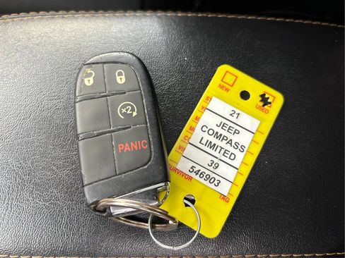 Used 2021 Jeep Compass Limited w/ Sun and Sound Group AWD/4WD image 40