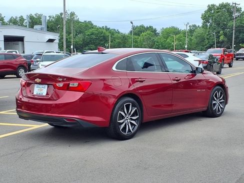 Used 2018 Chevrolet Malibu LT FWD image 2