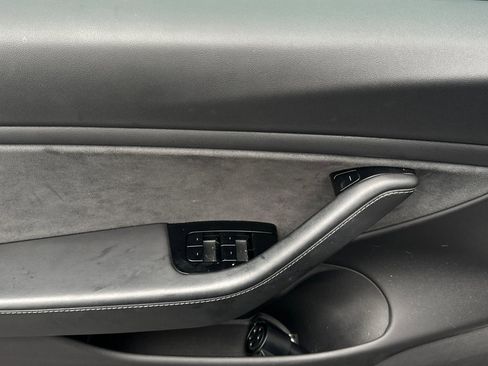 Used 2018 Tesla Model 3 Mid Range image 11