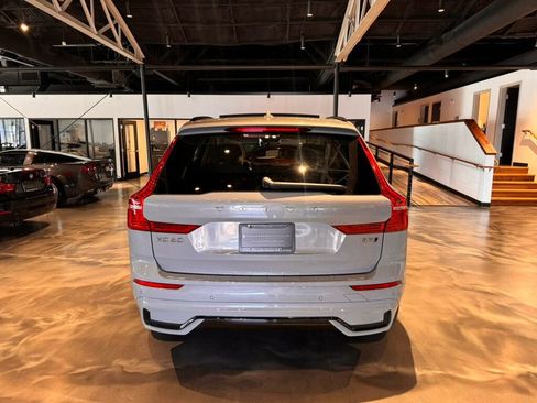 Used 2024 Volvo XC60 B5 Core w/ Protection Package Premier image 4