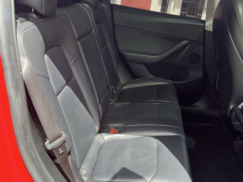 Used 2022 Tesla Model Y Long Range image 19