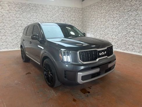 Used 2023 Kia Telluride EX w/ EX Captain's Chair Package AWD/4WD image 1