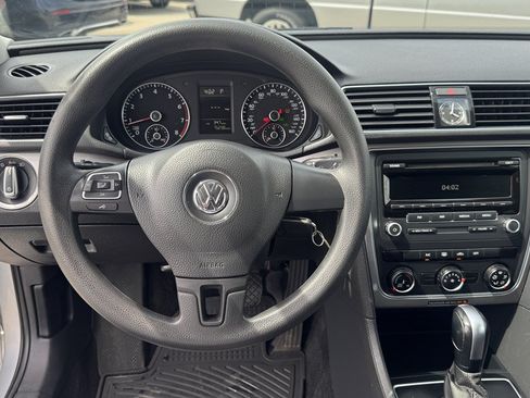 Used 2015 Volkswagen Passat 1.8T S FWD image 17