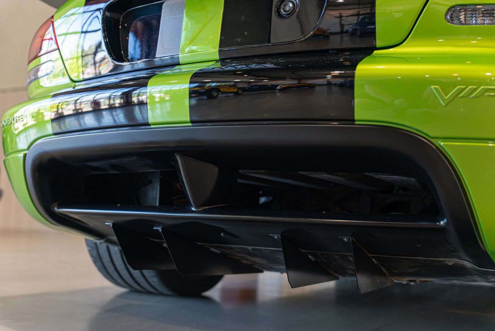 Used 2010 Dodge Viper SRT-10 RWD image 24