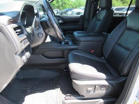 Used 2022 Chevrolet Suburban LT w/ Luxury Package AWD/4WD image 18