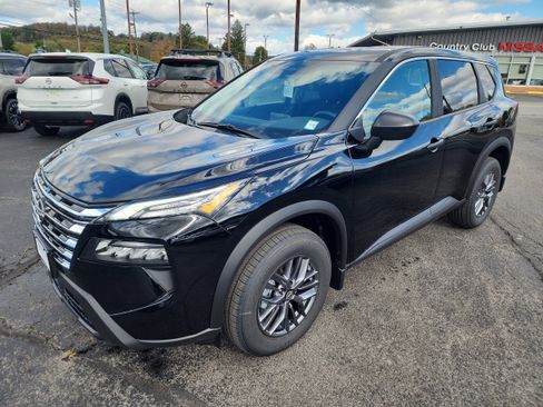 New 2026 Nissan Rogue S image 4