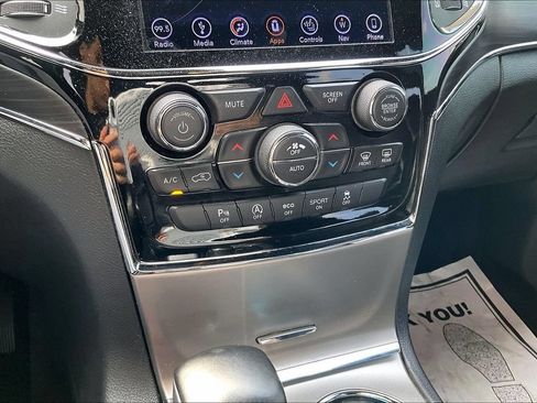 Used 2019 Jeep Grand Cherokee Limited AWD/4WD image 34