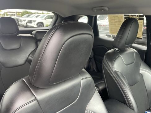 Used 2020 Jeep Cherokee Latitude Plus image 32