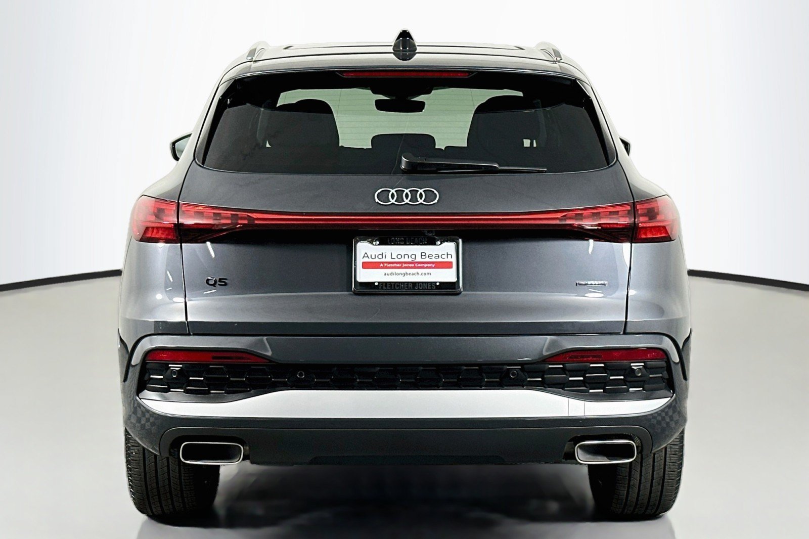 Used 2025 Audi Q5 Premium w/ Premium Plus AWD/4WD image 3