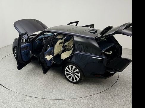 Certified 2025 Land Rover Range Rover SV AWD/4WD image 42