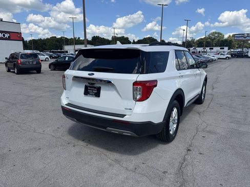 Used 2020 Ford Explorer XLT w/ Equipment Group 202A AWD/4WD image 3